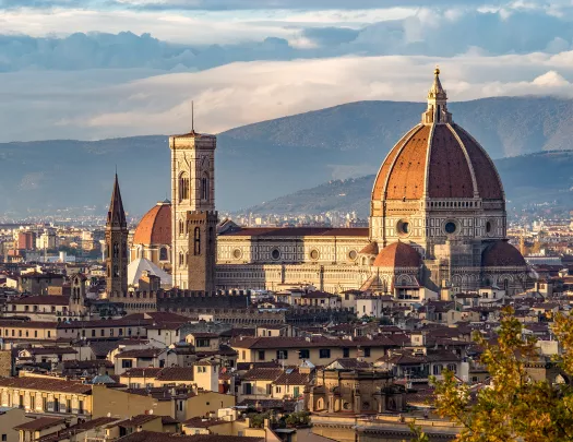 Wide shot of Brunelleschi's dome and it's surrounding city.